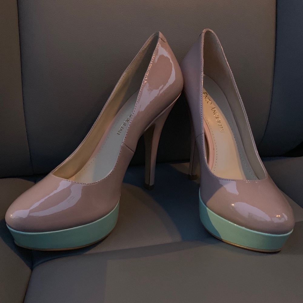 Enzo Angiolini Smiles Pump in Taupe - Picture 5 of 8